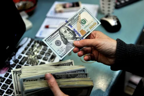 سعر الدولار في مصر اليوم الأربعاء 14 أكتوبر 2026.. الدولار يرتفع 8 قروش ليصل إلى 52.80 جنيه