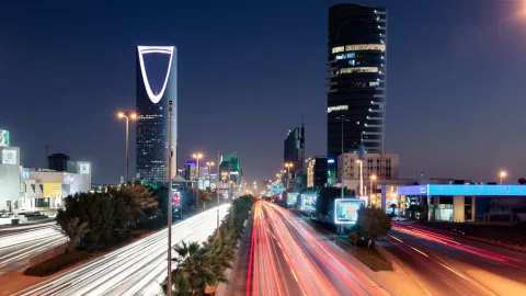 استهداف مقر أرامكو في الظهران يرفع أسعار النفط ويثير قلق الأسواق العالمية في مصر اليوم الأربعاء 14 أكتوبر 2026