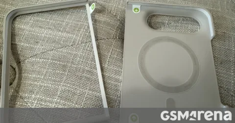 أبل تطلق غلاف iPhone Duo السيليكوني بـ79 دولاراً ويتطلب لصقاً داخلياً