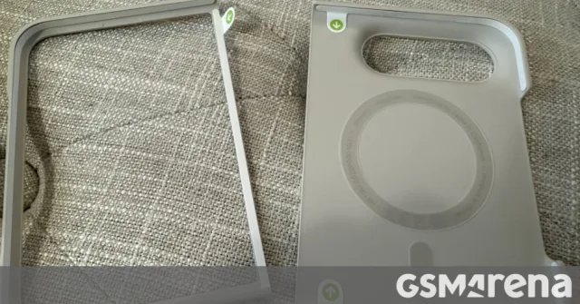 أبل تطلق غلاف iPhone Duo السيليكوني بـ79 دولاراً ويتطلب لصقاً داخلياً