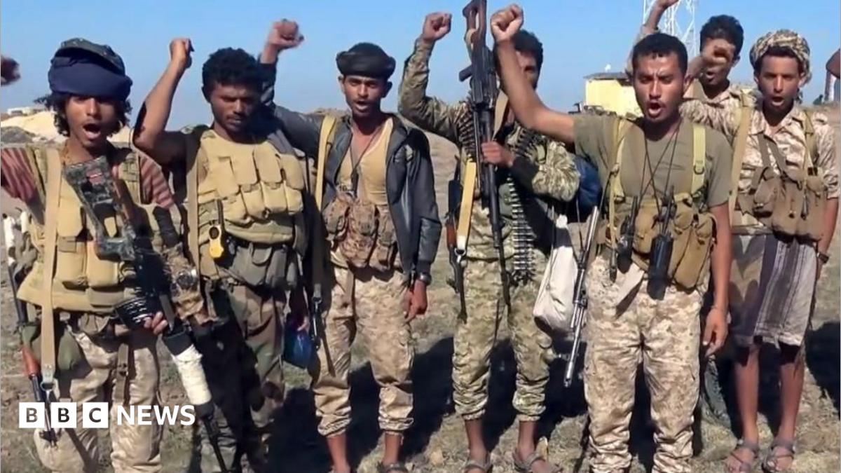 مقتل ثلاثة سعوديين وإصابة آخرين في اعتداءات على منشآت طيران بالرياض