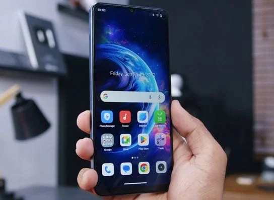 تصميم شبه الأيفون.. مزايا وعيوب هاتف Realme C63 وسعره الاقتصادي في السوق العالمي!