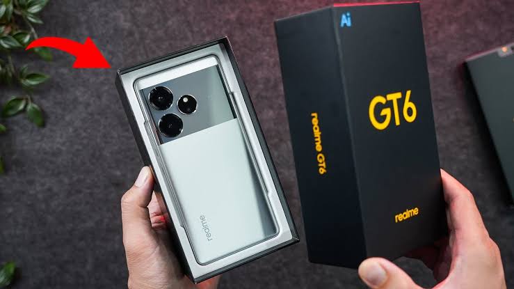 الهاتف الأكثر طلبا..سعر ومواصفات Realme GT6 الجديد بمزايا رائعه