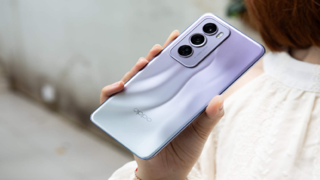 هاتف شياكة للشباب..  Oppo Reno 12″ السعر والمواصفات التي تجعله خيارًا بارزا في 2024