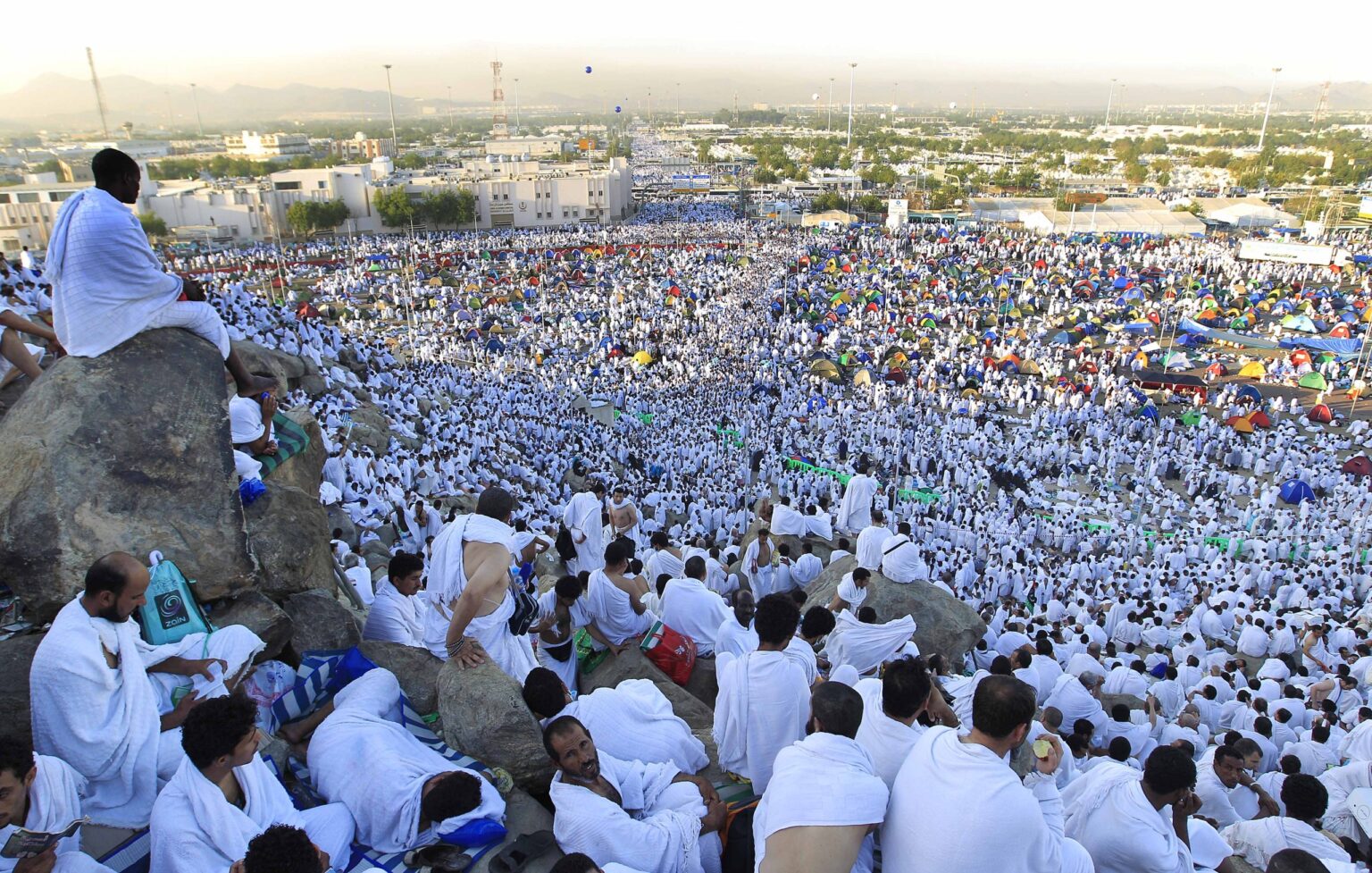 بتِلك الطريقة.. الاستعلام عن اسماء قرعة الحج 2025 العراق المقبولين عبر hajj.gov.iq برقم التقديم