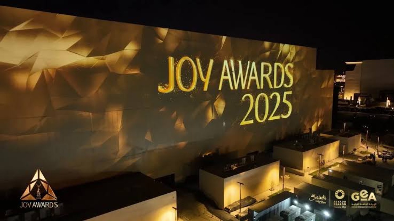 حفل جوي اورد 2025 كامل joy awards من خلال تردد قناة MBC السعودية