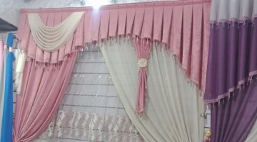 وصفة لتنظيف الستائر وهي معلقة بدون فكها