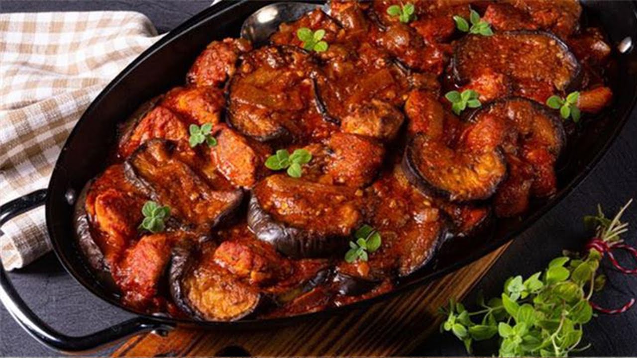 طريقة عمل المسقعة باللحمة المفرومة طريقة عمل المسقعة باللحمة المفرومة