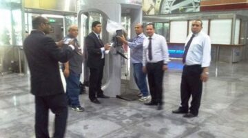 52016802816701جمارك-مطار-القاهرة-تتسلم-أول-مجموعة-من-أجهزة-فحص-الأفراد-بالأشعة-(7)