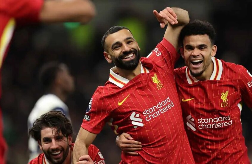 “صدام ناري” القنوات الناقلة لمباراة ليفربول وكريستال بالاس في كأس كاراباو 2025 موعد اللقاء وطرق المتابعة